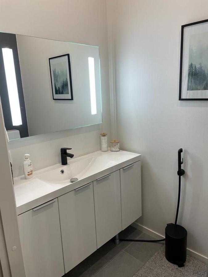 Helmetaer Apartment โรวานิเอมิ ภายนอก รูปภาพ