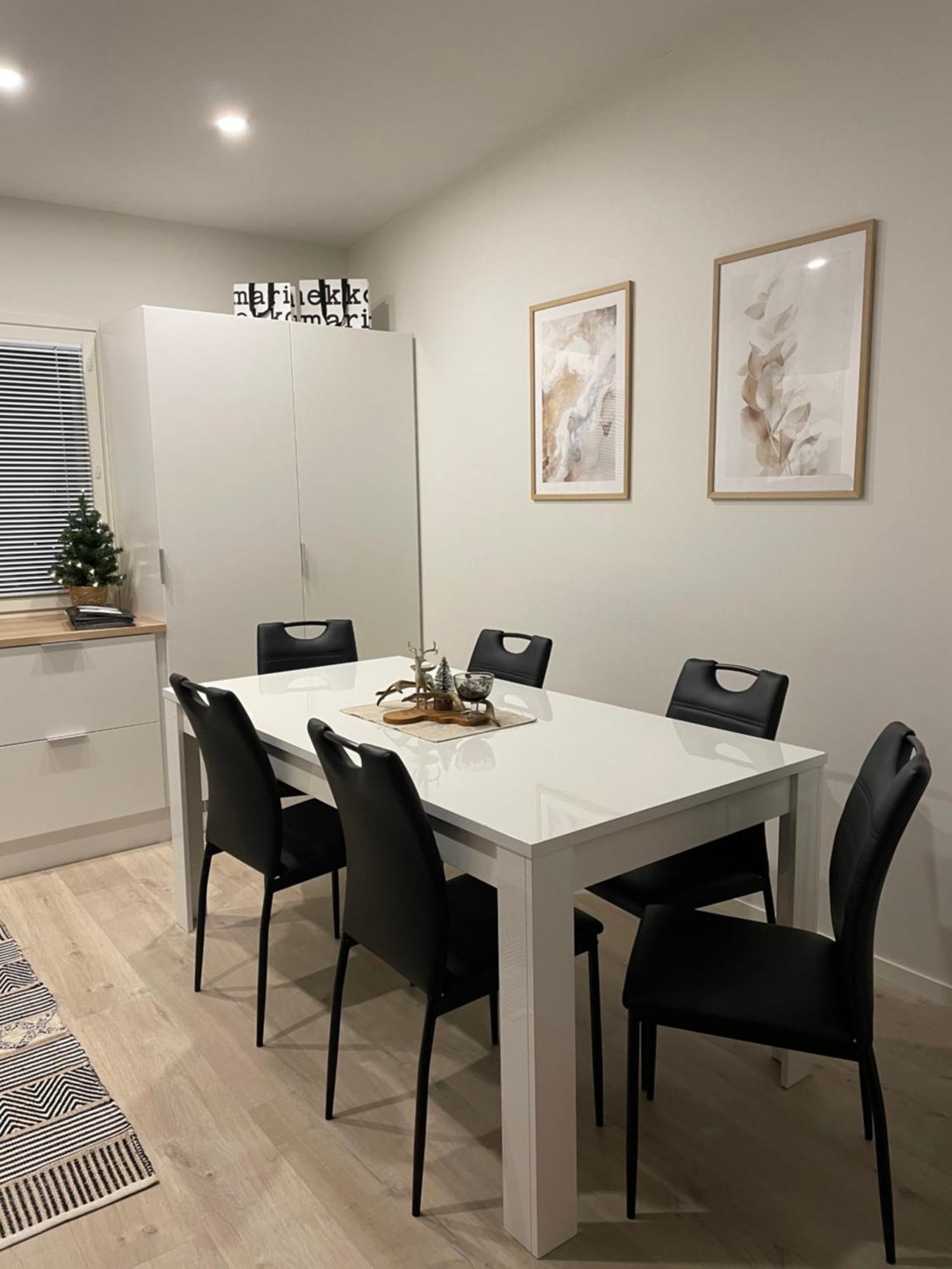 Helmetaer Apartment โรวานิเอมิ ภายนอก รูปภาพ